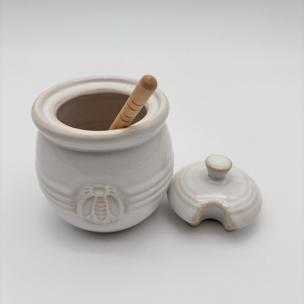 Creative Co-op Stoneware Honey Pot with Wood Dipper - 4.25" H White Bee